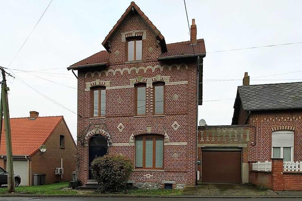 Maison de maître BAVAY 226000€ GALÉA IMMOBILIER Maison de maître BAVAY 226000€ GALÉA IMMOBILIER