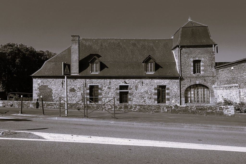 Bureaux BAVAY 450€ GALÉA IMMOBILIER Bureaux BAVAY 450€ GALÉA IMMOBILIER